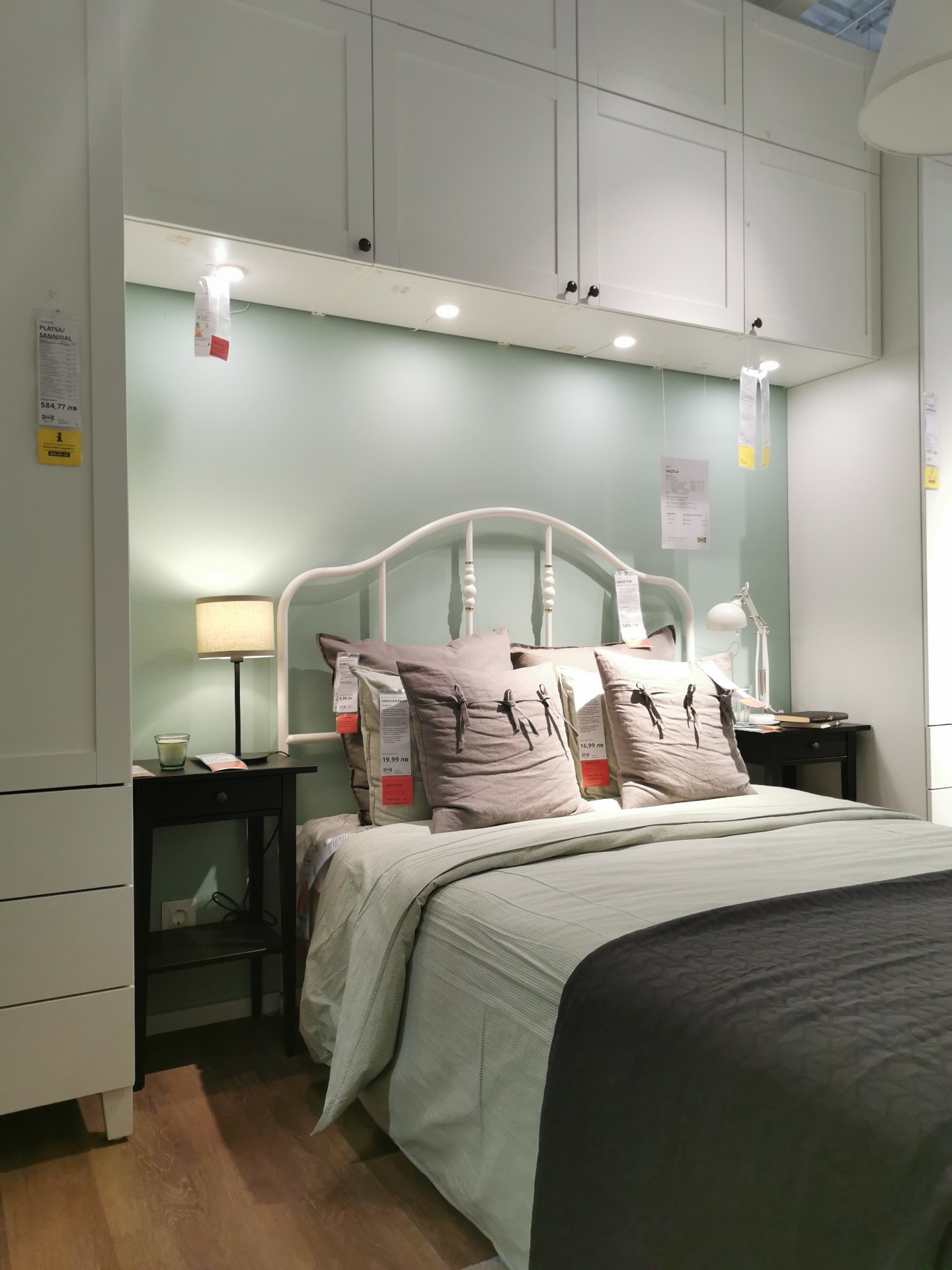 10 homes painted in Benjamin Moore Colors