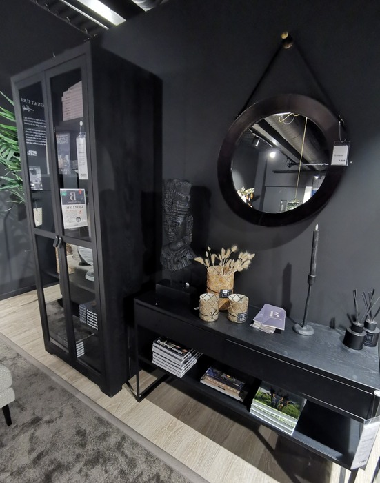 10 homes painted in Benjamin Moore Wrought Iron 2124-10