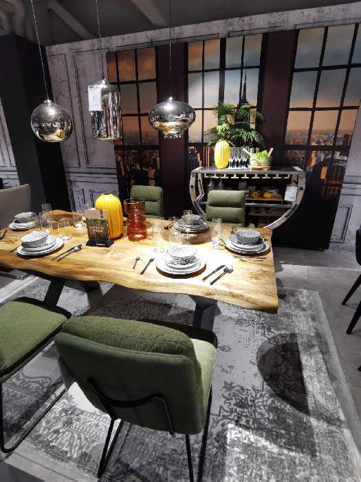Real Showroom Dining Room Design with Earthy Tones and Modern Touches