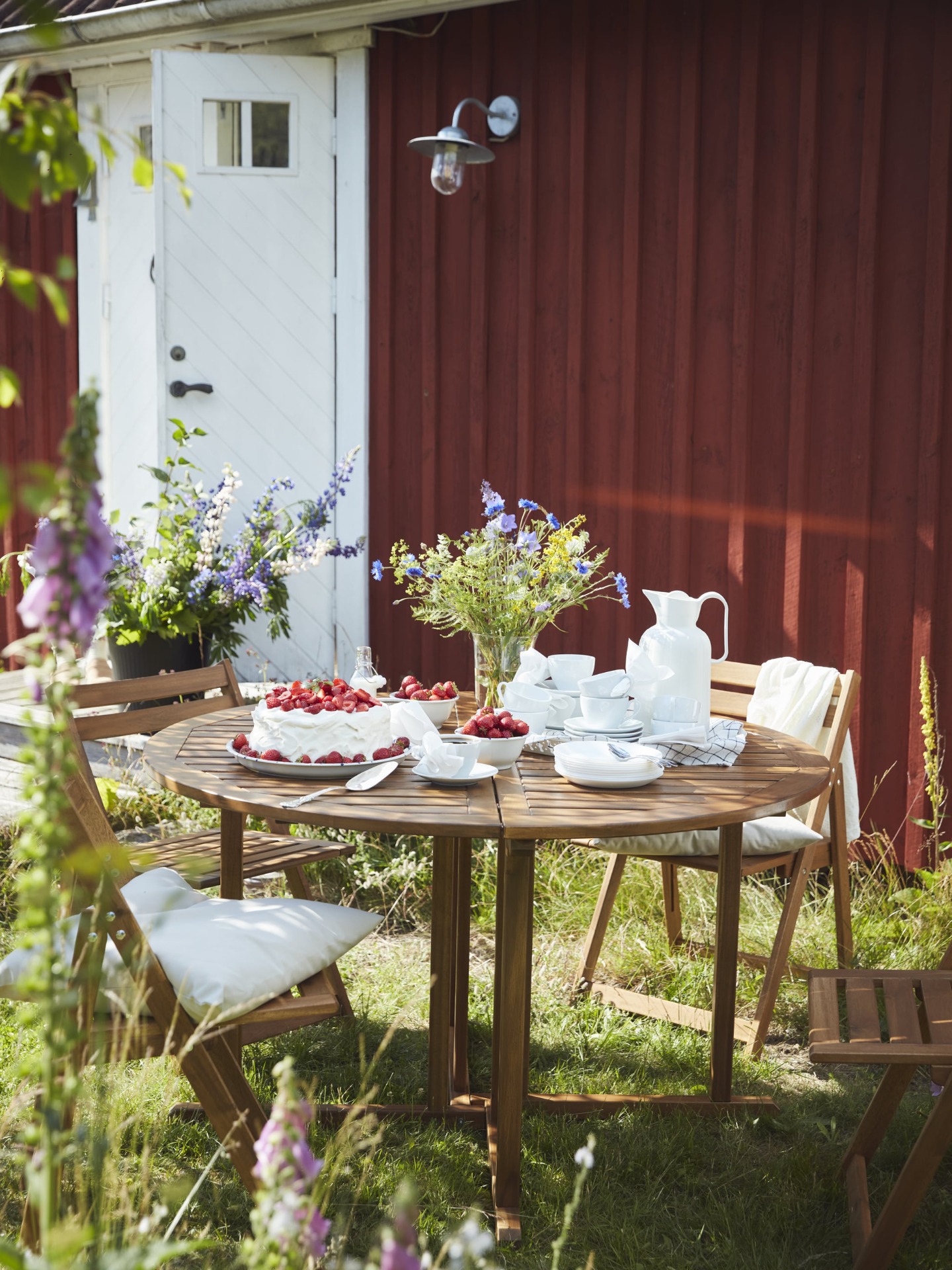 IKEA Midsummer Table Ideas – Scandinavian Summer Style