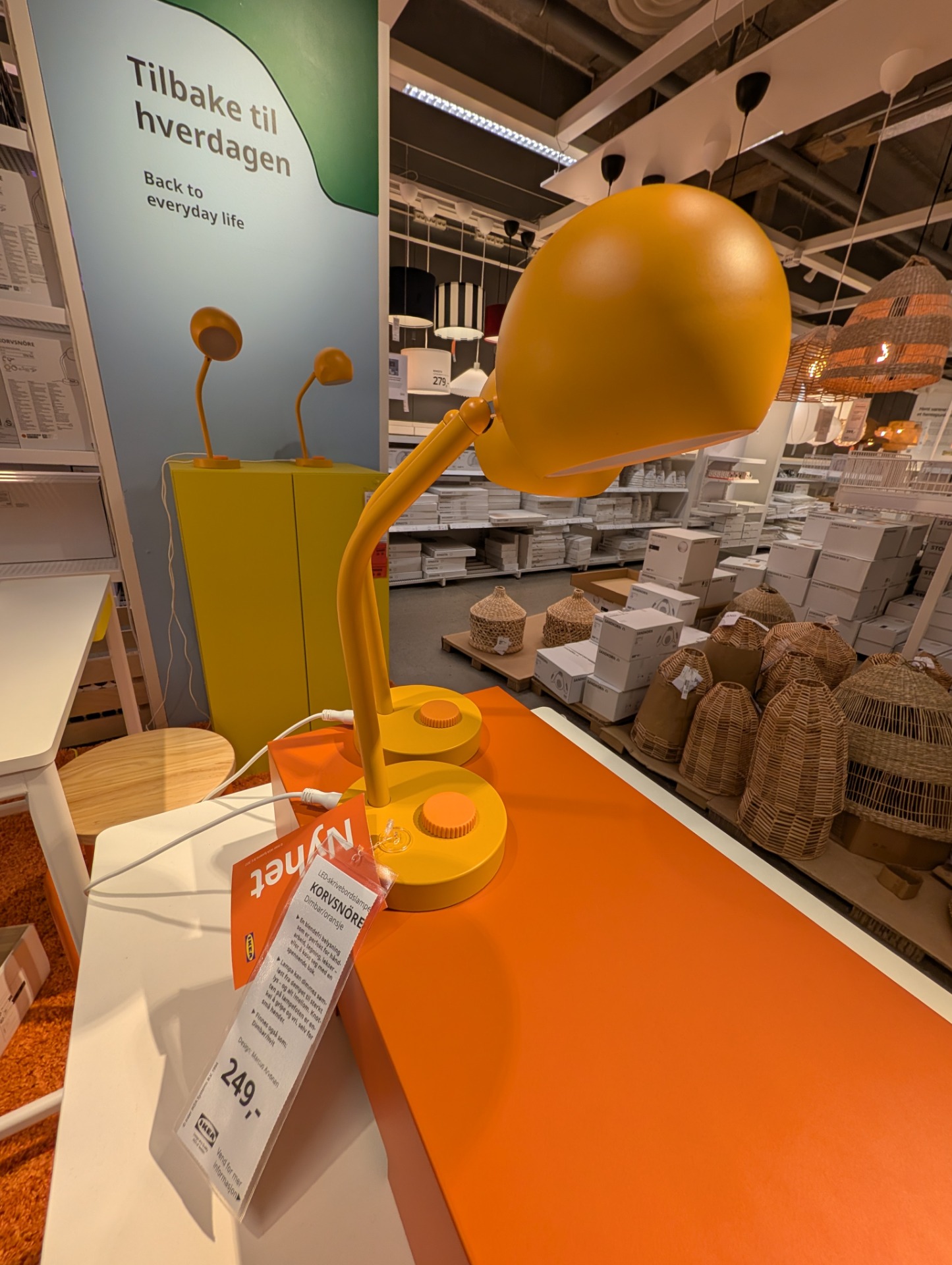 KORVSNÖRE LED desk lamp, dimmable/orange