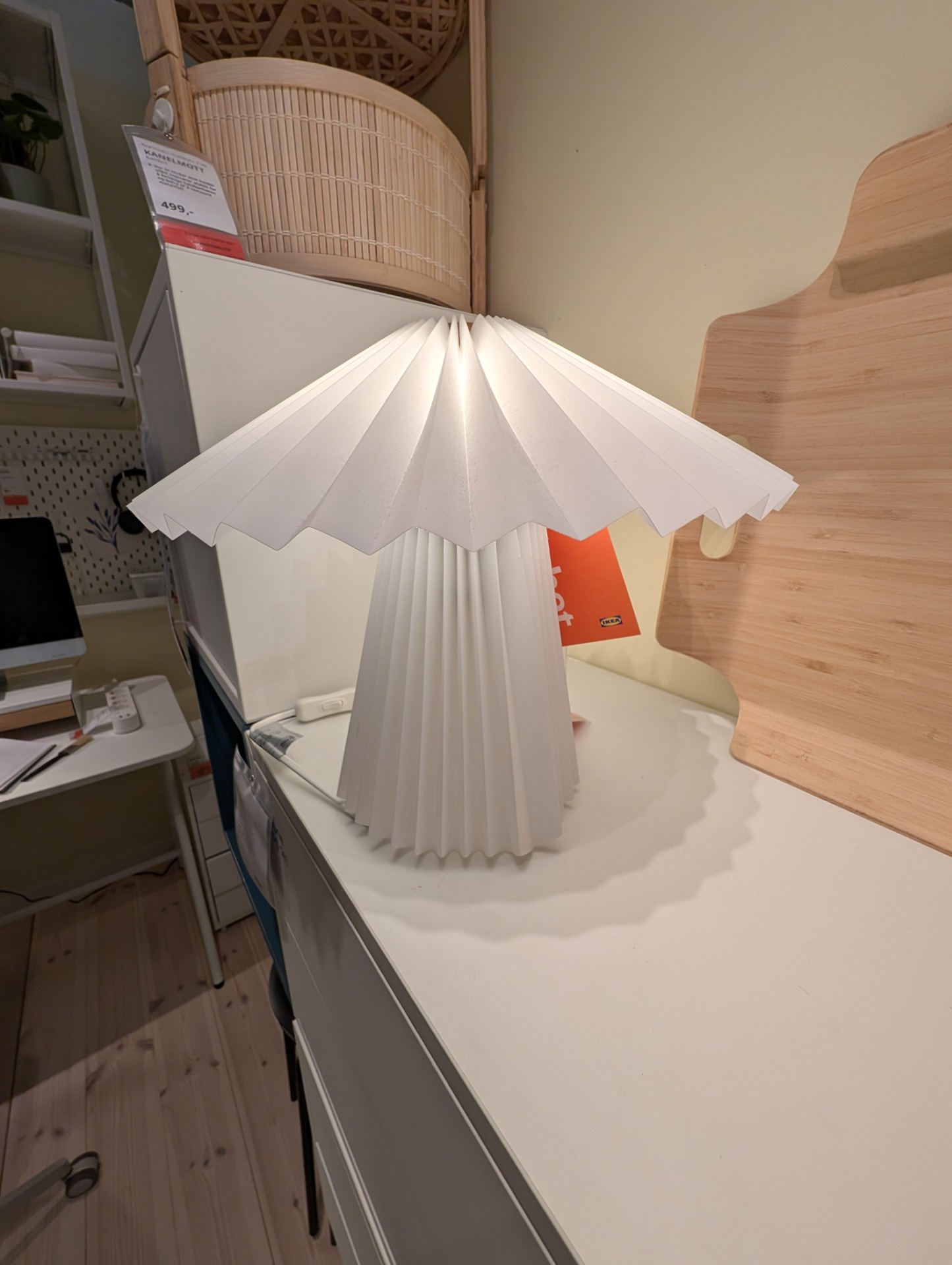 KUDDLAVA Table lamp, pleated white